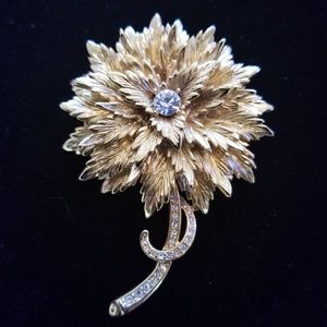 Gold Flower Brooch